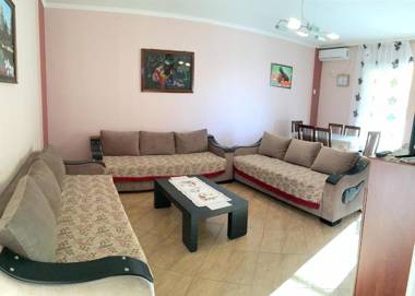 Comfortable apartment next to the beach