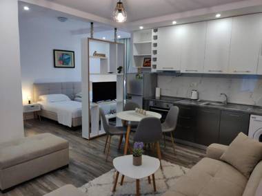 E&A Apartments Guesthouse