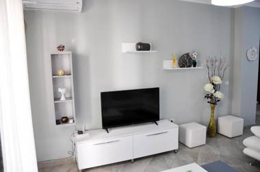 Modern Summer Apartment