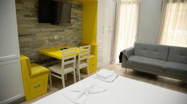 Deni Lalzi Bay Rooms