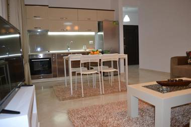 Kela's Flowers Family House