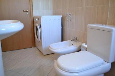 Kela's SEAVIEW Studio Apartment