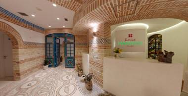 Sunny Bay Apartments