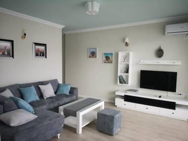 Eli's Seafront Boutique Apartment