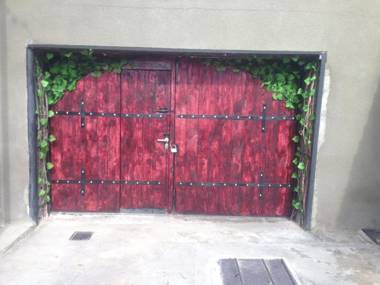 Family Summer House On Cityline