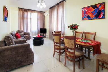 3 Bedroom Apartment in Homey Residence