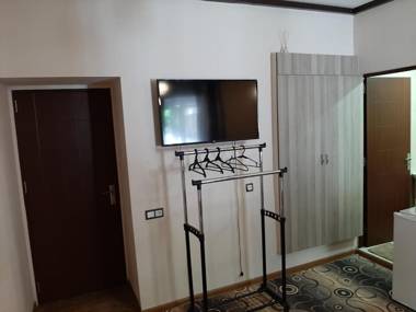 Shara Talyan 8/2 Guest House