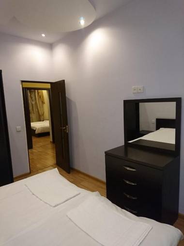 LARGE 5 BEDROOM LUXURY VILLA