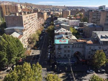Cozy apartment near Republic Square