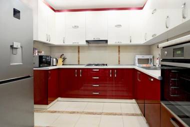 3 Bedroom Apartment near Republic Square