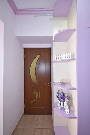 Near Metro Friendship