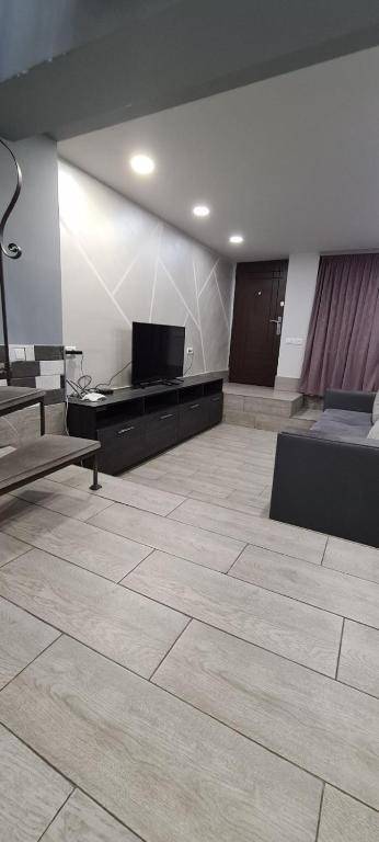 Royal Apartment 3