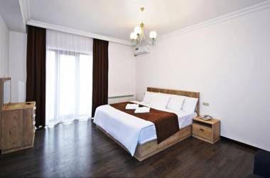 Patriott Hotel