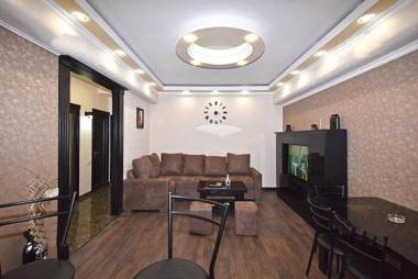 Luxury Apartment in Republic Square