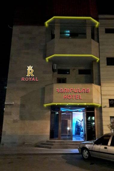 Royal Plus Hotel