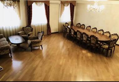 LUXURY VIP Apartment at Republic Square