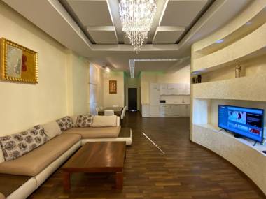 Northern Avenue 2 bedrooms Luxury apartment HH882