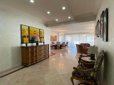 Northern Avenue 3 bedrooms Luxury Special Penthouse HH888