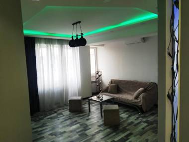 NEW - Charming Studio Penthouse