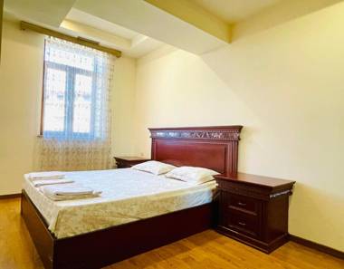 Emily's Apartments: No 21 Small Center