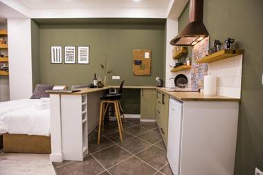 Bells of Ireland - Self Checkin - Balcony - BBQ