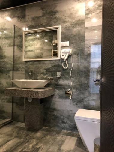 VIAGGIO Hotel & Tours