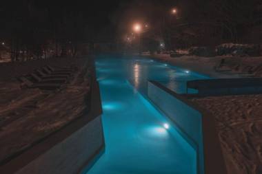 Apricot Aghveran Resort