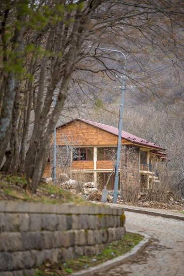 Apricot Aghveran Resort