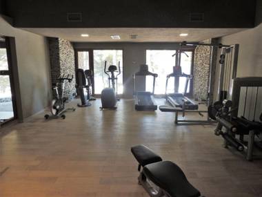 Departamento con vista al lago y piscina climatizada