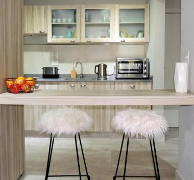 Departamento con vista al lago y piscina climatizada