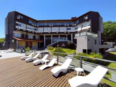 Capri Hotel y Cabañas