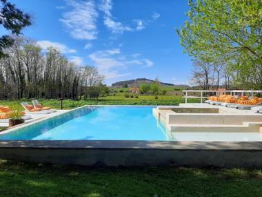 Mandarina Suites