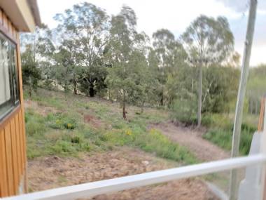 al pie de las sierras en villa del lago