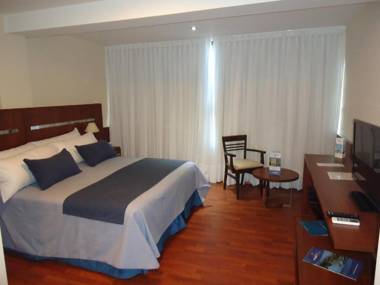 Puerto Amarras Hotel & Suites