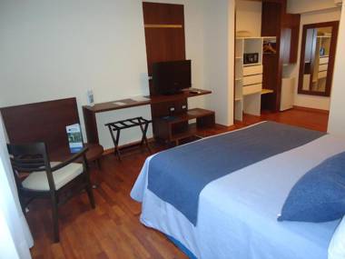 Puerto Amarras Hotel & Suites