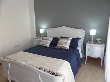 Francia Apartment II