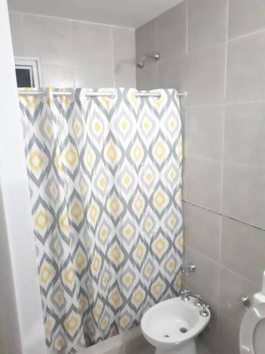 Hermoso apartamento a pasos de BV Pellegrini cochera!