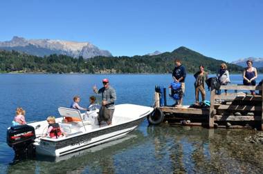 Casa de campo con costa de lago