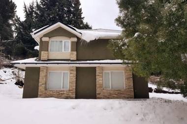 Casa familiar en barrio privado Bariloche