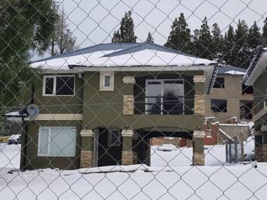 Casa familiar en barrio privado Bariloche