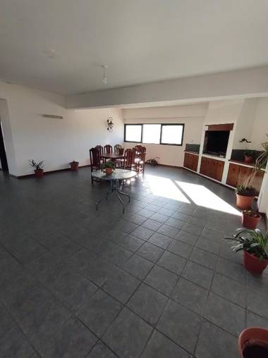 DEPARTAMENTO EN MICROCENTRO CON COCHERA