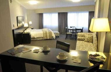 Plaza Real Suites Hotel