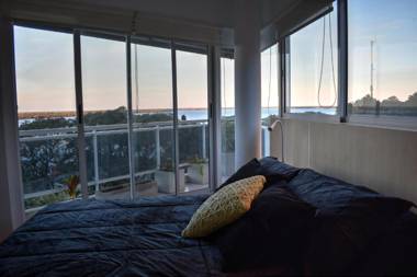 Princesa Paula - Moderno monoambiente frente al rio