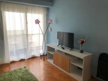 Departamento frente a Iglesia Catedral y Monumento a la Bandera