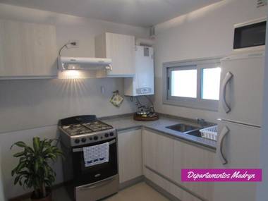 Departamentos Madryn - Calle Roca