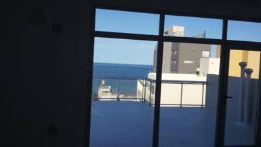 Hermoso Depto. Muy Luminoso a pasos del Mar!