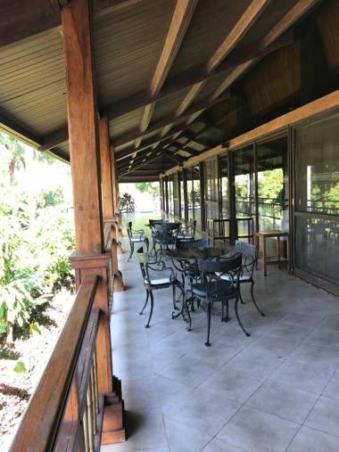 Hotel Raices Esturion