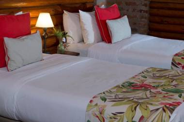 La Aldea De La Selva Lodge