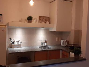 SeventySeven-La Plata. Monoambiente nuevo cómodo céntrico.