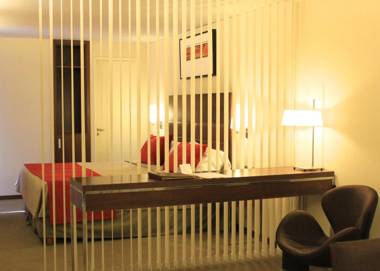 Howard Johnson La Cañada Hotel & Suites